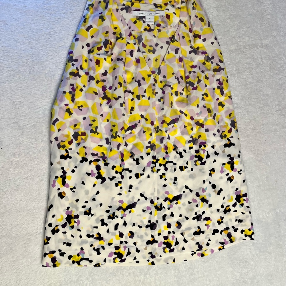 Diane von Furstenberg 100% Silk Abstract Geometric Blouse Yellow Purple Petite P